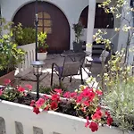 One-bedroom 2 פורץ