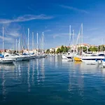 公寓 One-bedroom 2 *